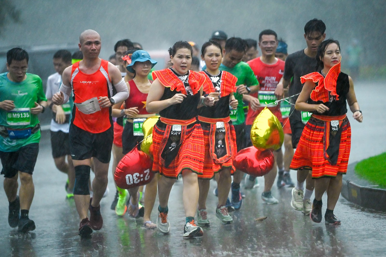 Thiên nhiên xanh hút mắt ở giải chạy Ecopark Marathon 2023
