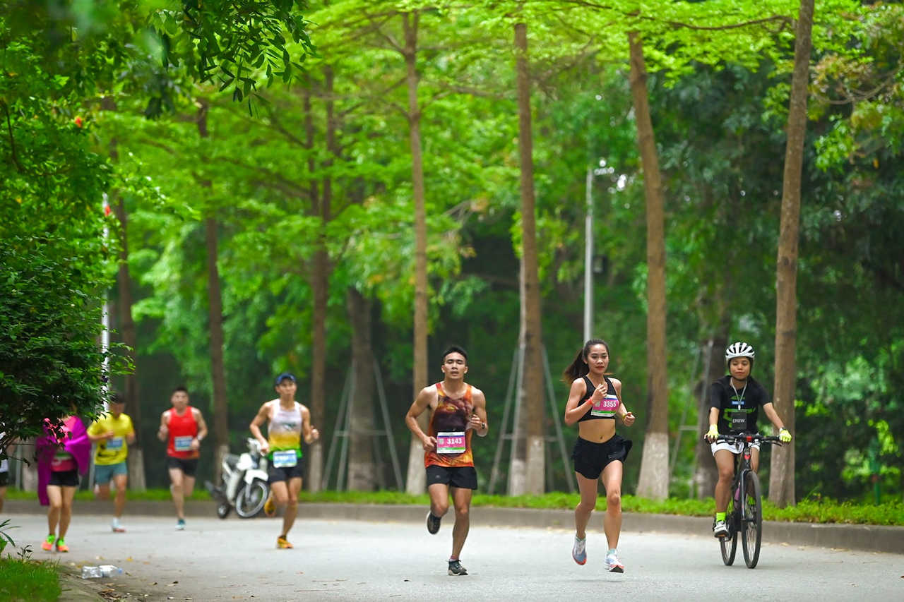 Thiên nhiên xanh hút mắt ở giải chạy Ecopark Marathon 2023