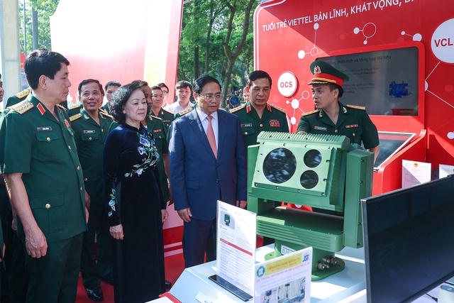 Thủ tướng: Chú trọng phát triển khoa học công nghệ quân sự theo chiều sâu