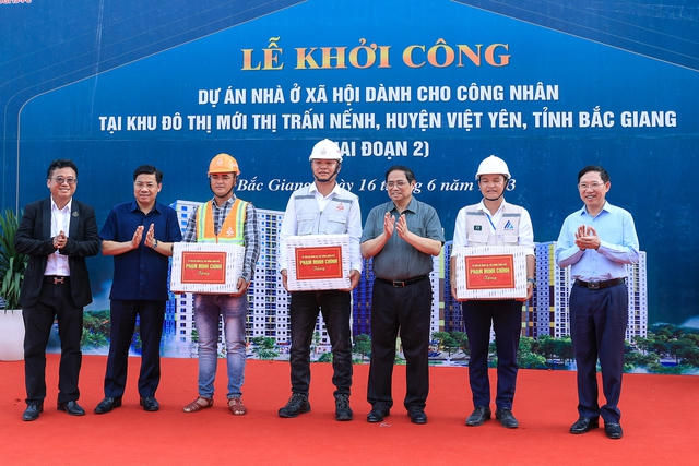 Thủ tướng: Phải chung sức đồng lòng để xây dựng 1 triệu căn hộ nhà ở xã hội