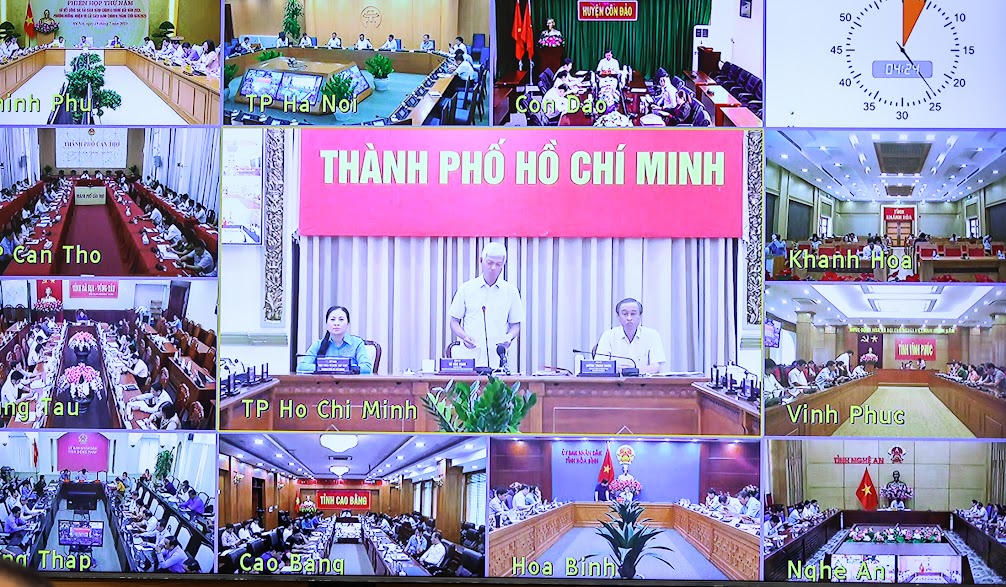 Thủ tướng: Những việc pháp luật không cấm thì để người dân, doanh nghiệp làm