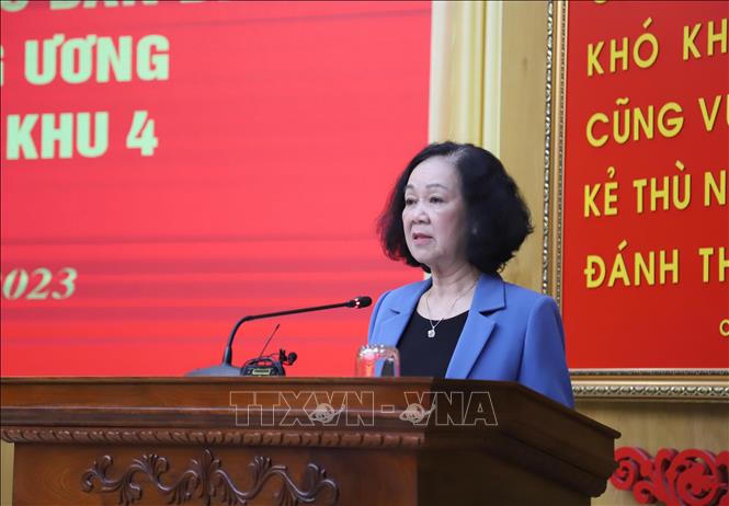 Thường trực Ban Bí thư thăm, làm việc tại Bộ Tư lệnh Quân khu 4