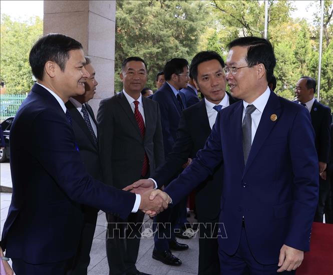 Chủ tịch nước Võ Văn Thưởng gặp gỡ cán bộ, nhân viên các cơ quan đại diện ngoại giao Việt Nam tại Trung Quốc