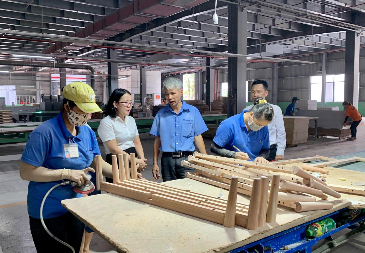 Agribank tích cực triển khai các giải pháp hỗ trợ người dân, doanh nghiệp