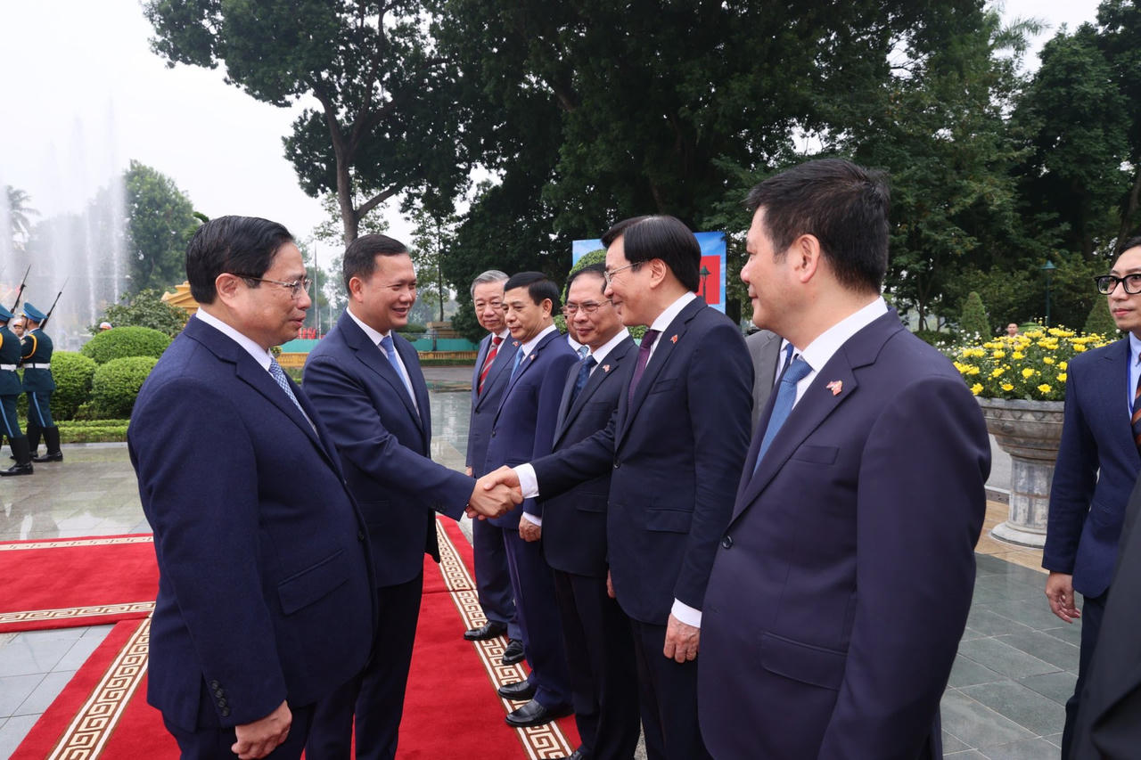 Chùm ảnh: Thủ tướng Phạm Minh Chính chủ trì lễ đón và hội đàm với Thủ tướng Campuchia