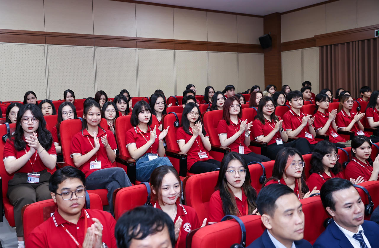 Hai Thủ tướng Việt Nam, Campuchia giao lưu với sinh viên, thế hệ trẻ hai nước