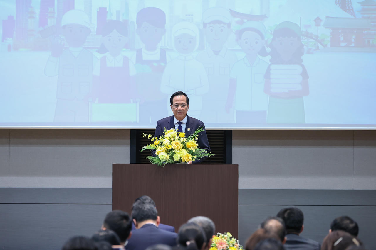 Thủ tướng mong lao động Việt Nam tại Nhật bắt kịp trình độ hiện đại trong những ngành mũi nhọn