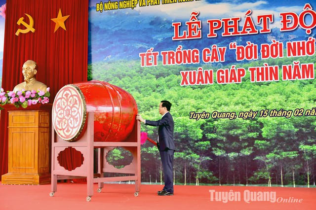 Chủ tịch nước Võ Văn Thưởng phát động Tết trồng cây 'Đời đời nhớ ơn Bác Hồ' Xuân Giáp Thìn 2024 tại Tuyên Quang