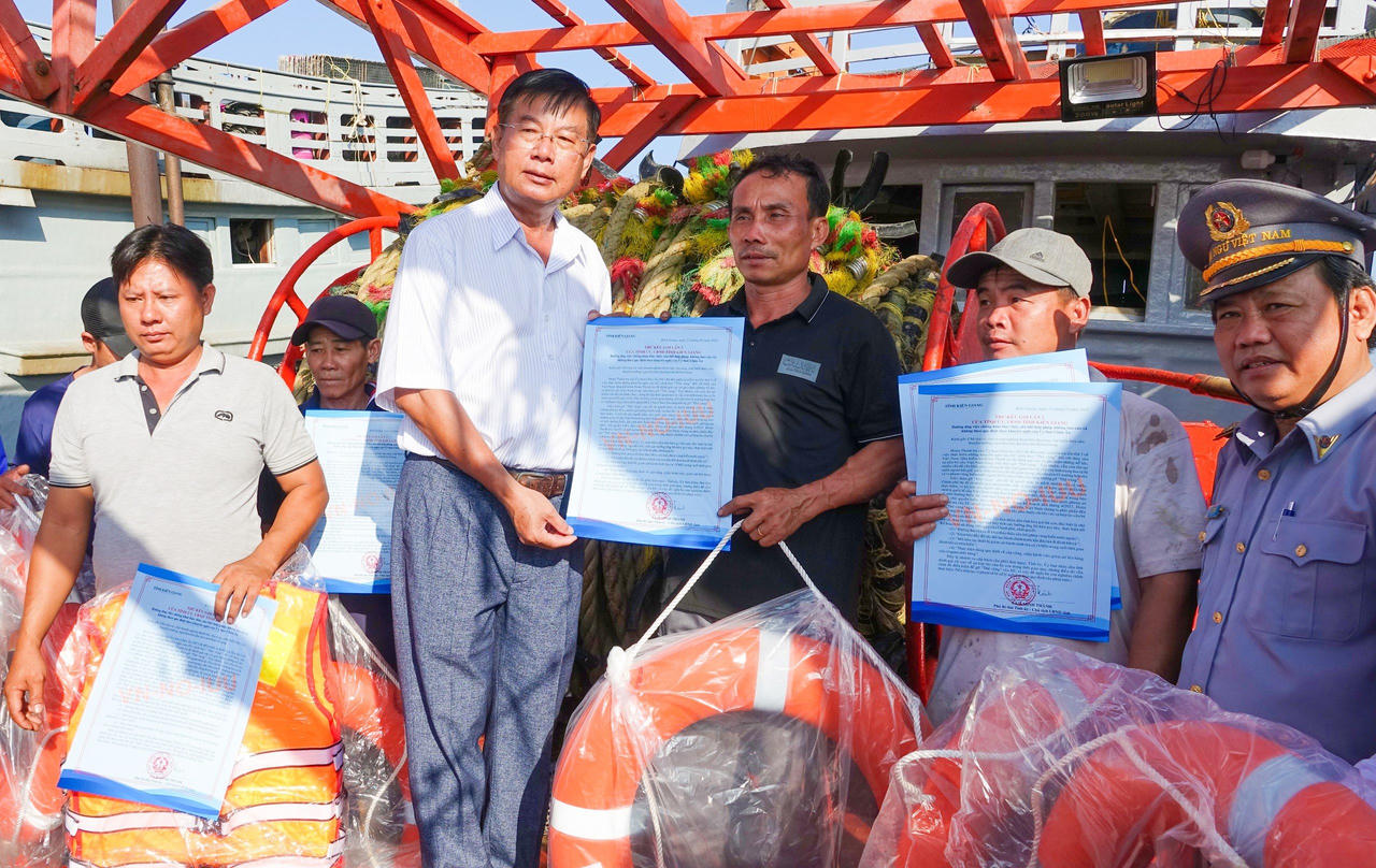 Kiên Giang: Ngư dân xuất hành vươn khơi bám biển 