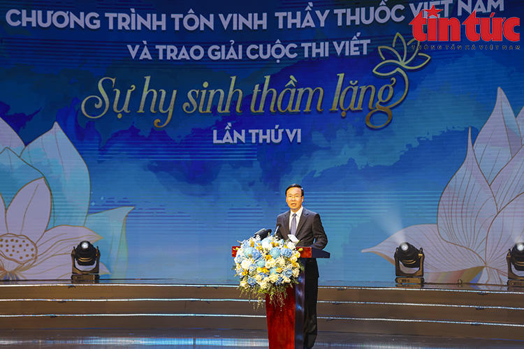 Tôn vinh Thầy thuốc Việt Nam và trao giải cuộc thi viết 'Sự hy sinh thầm lặng' lần VI