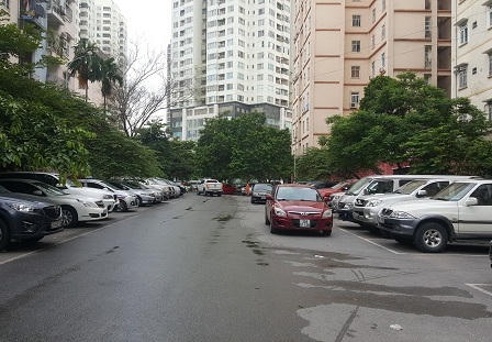 Cả ngàn lượt ô tô đỗ trái phép, thanh tra giao thông Cầu Giấy “bất lực”?