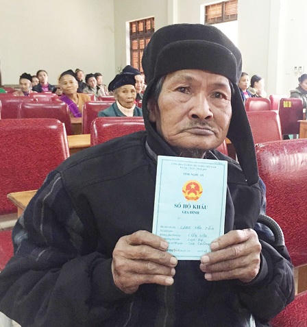 Xúc động chuyện cụ ông neo đơn xin rút khỏi danh sách hộ nghèo 