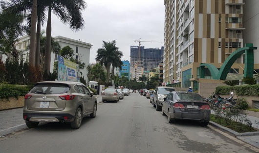 Hà Nội: Lối nào dành cho người đi bộ?