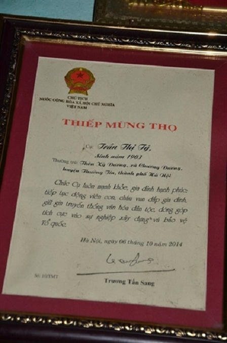 Cuộc sống giản dị của bà cụ già nhất Việt Nam giữa lòng Hà Nội