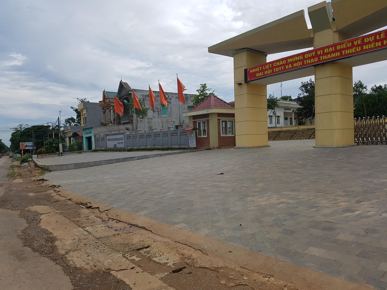 Thanh Hóa: Công sở xã như tòa lâu đài, công ty của người nhà chủ tịch xã gây ô nhiễm môi trường nghiêm trọng