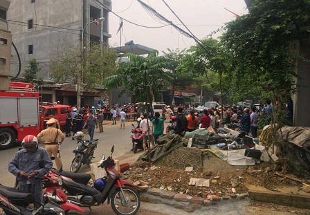 Lào Cai: Sạt lở đất trong lúc đào móng xây kè khiến 4 người thương vong