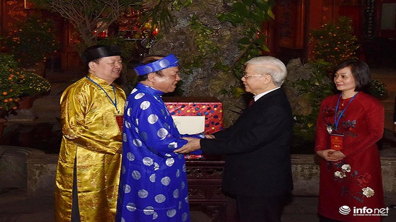 Tổng Bí thư, Chủ tịch nước Nguyễn Phú Trọng thăm, chúc Tết nhân dân đêm giao thừa