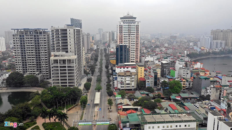 Đường phố Hà Nội vắng hoe sáng mồng 1 Tết