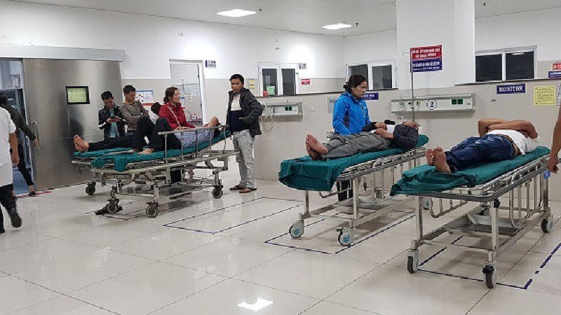 Hàng loạt người ở Quảng Bình phải nhập viện vì pháo nổ đêm giao thừa