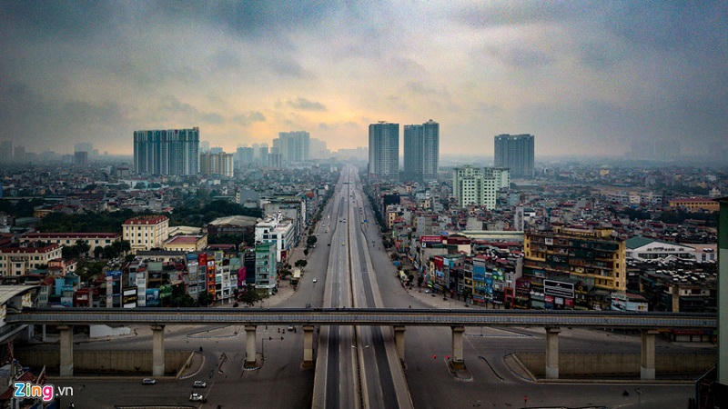 Đường phố Hà Nội vắng hoe sáng mồng 1 Tết