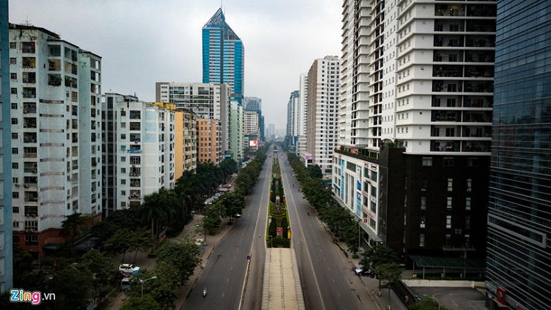 Đường phố Hà Nội vắng hoe sáng mồng 1 Tết