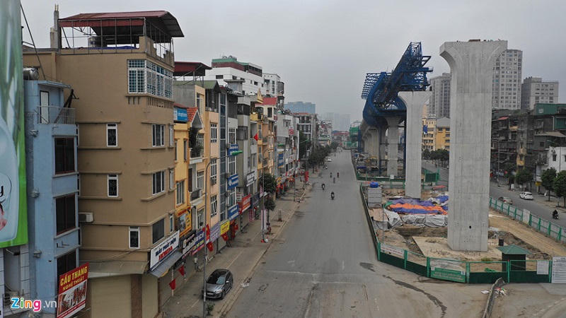 Đường phố Hà Nội vắng hoe sáng mồng 1 Tết