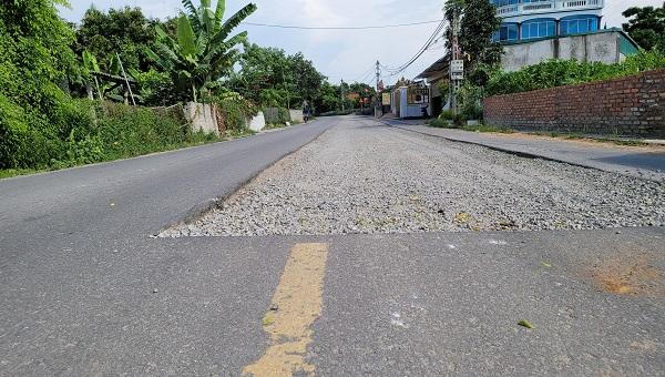 Vĩnh Phúc: Dân kêu khổ vì con đường đầu tư gần 90 tỷ đồng vừa làm xong đã hỏng