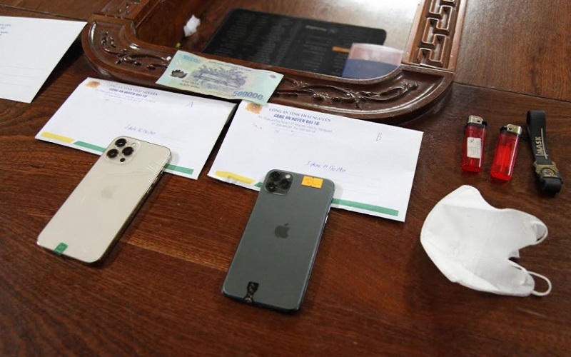 Bắt giữ đối tượng dùng bình xịt hơi cay xông vào cửa hàng điện thoại để cướp tài sản