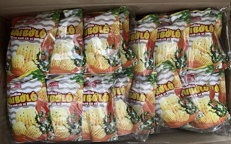 Thu giữ 7.000 sản phẩm bim bim, đùi gà rong biển giả mạo nhãn hiệu ''Ăn cùng bà Tuyết''