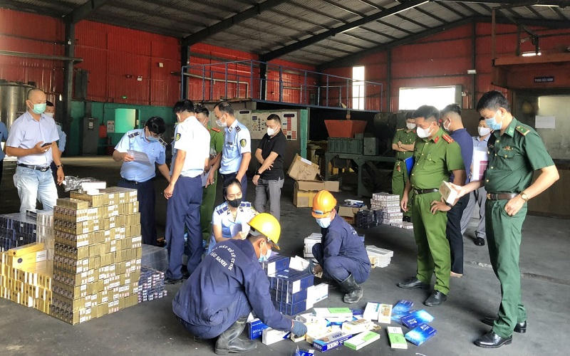 Bình Định tiêu hủy gần 10.000 bao thuốc lá điếu ngoại nhập lậu