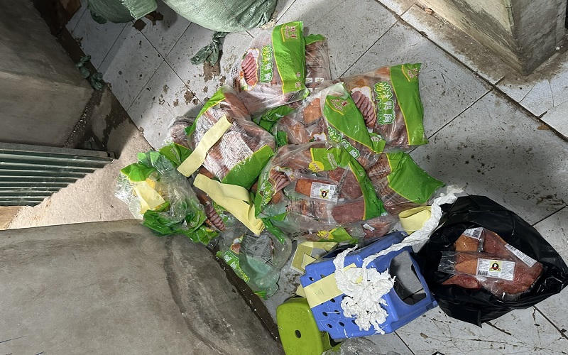 Phát hiện hơn 1,5 tấn thực phẩm không rõ nguồn gốc, xuất xứ