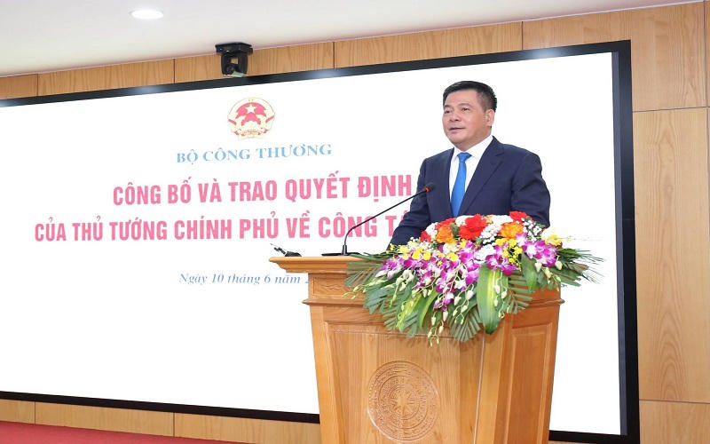 Trao quyết định của Thủ tướng bổ nhiệm Thứ trưởng Bộ Công thương