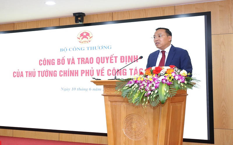 Trao quyết định của Thủ tướng bổ nhiệm Thứ trưởng Bộ Công thương