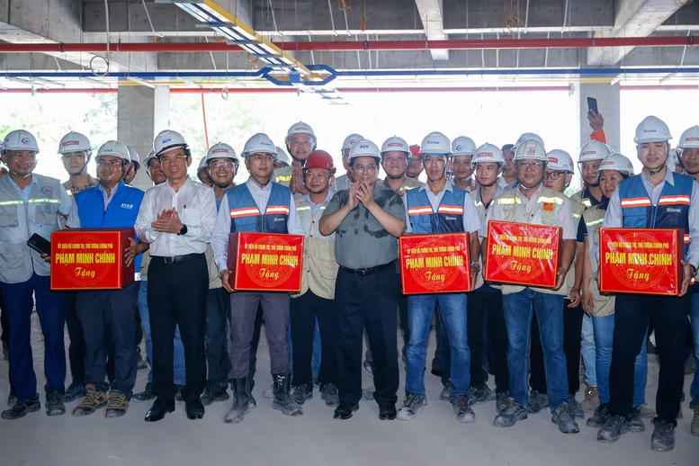 Thủ tướng kiểm tra, đốc thúc hoàn thành nhà ga T3 Tân Sơn Nhất vào 30/4/2025