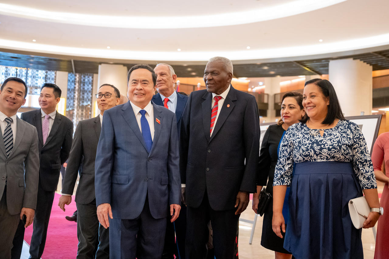 Củng cố và phát triển mối quan hệ đoàn kết đặc biệt Việt Nam - Cuba