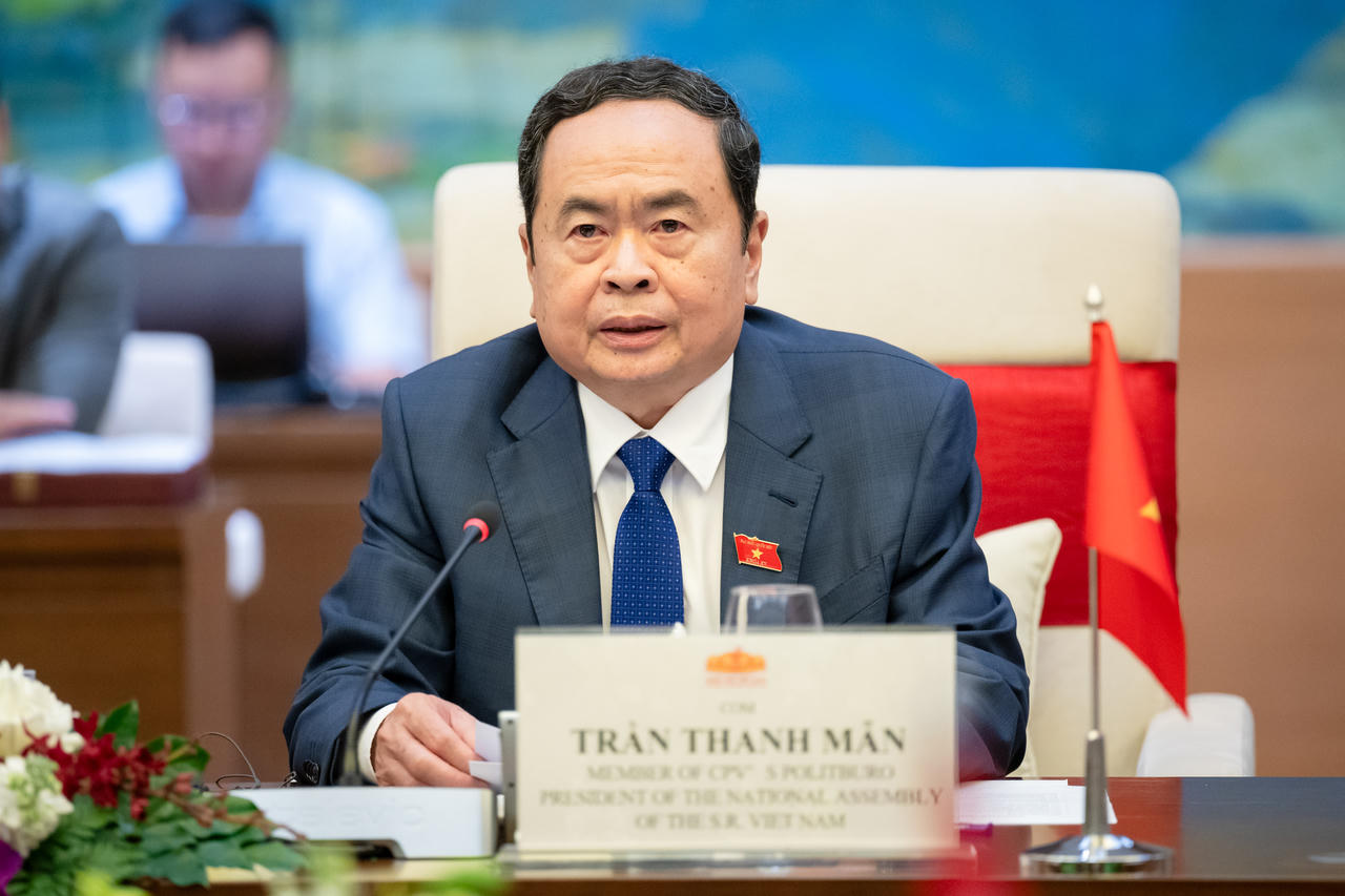 Củng cố và phát triển mối quan hệ đoàn kết đặc biệt Việt Nam - Cuba