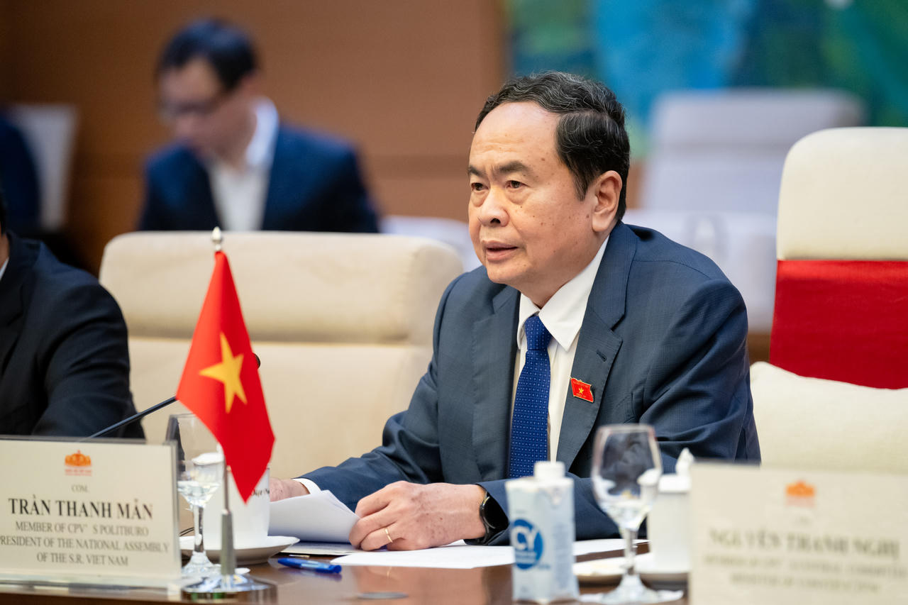 Củng cố và phát triển mối quan hệ đoàn kết đặc biệt Việt Nam - Cuba