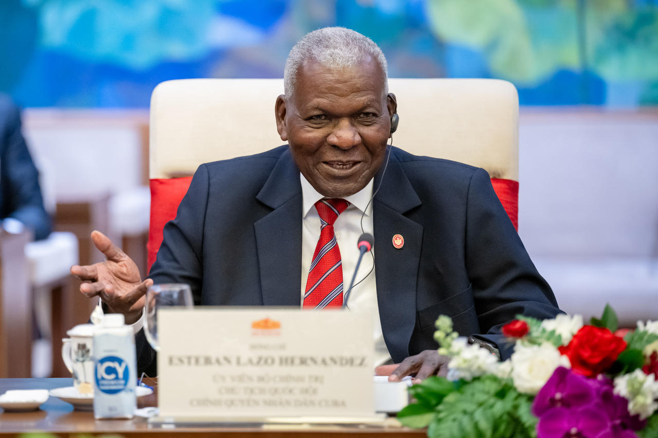 Củng cố và phát triển mối quan hệ đoàn kết đặc biệt Việt Nam - Cuba