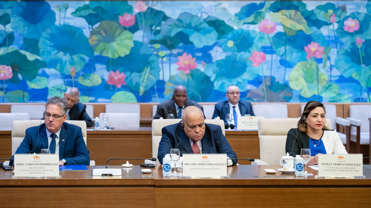 Củng cố và phát triển mối quan hệ đoàn kết đặc biệt Việt Nam - Cuba