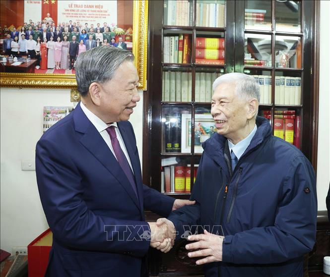 Tổng Bí thư Tô Lâm dâng hương tưởng niệm Thủ tướng Phạm Văn Đồng