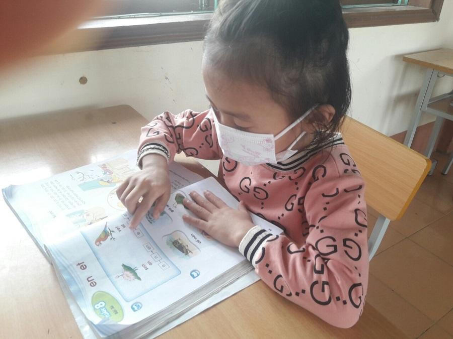 Lớp học đặc biệt ngày đầu tiên trong khu cách ly của 29 học sinh F1 ở Quảng Bình