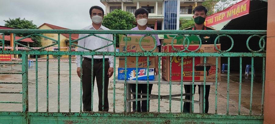 Lớp học đặc biệt ngày đầu tiên trong khu cách ly của 29 học sinh F1 ở Quảng Bình