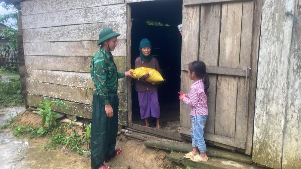 Mưa lớn, làm chia cắt cục bộ đường vào các bản làng huyện miền núi Quảng Bình