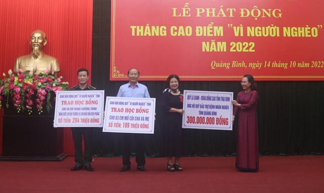 Quảng Bình phát động tháng cao điểm 'Vì người nghèo'