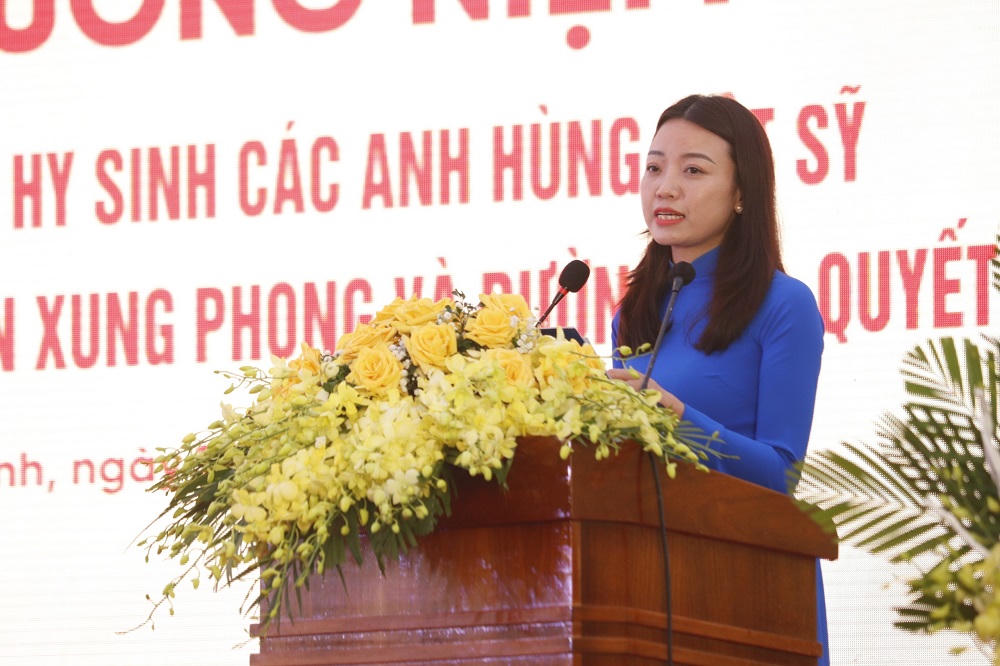 Trang nghiêm Lễ tưởng niệm 50 năm ngày hy sinh của các AHLS tại Hang Tám TNXP và Đường 20 Quyết Thắng