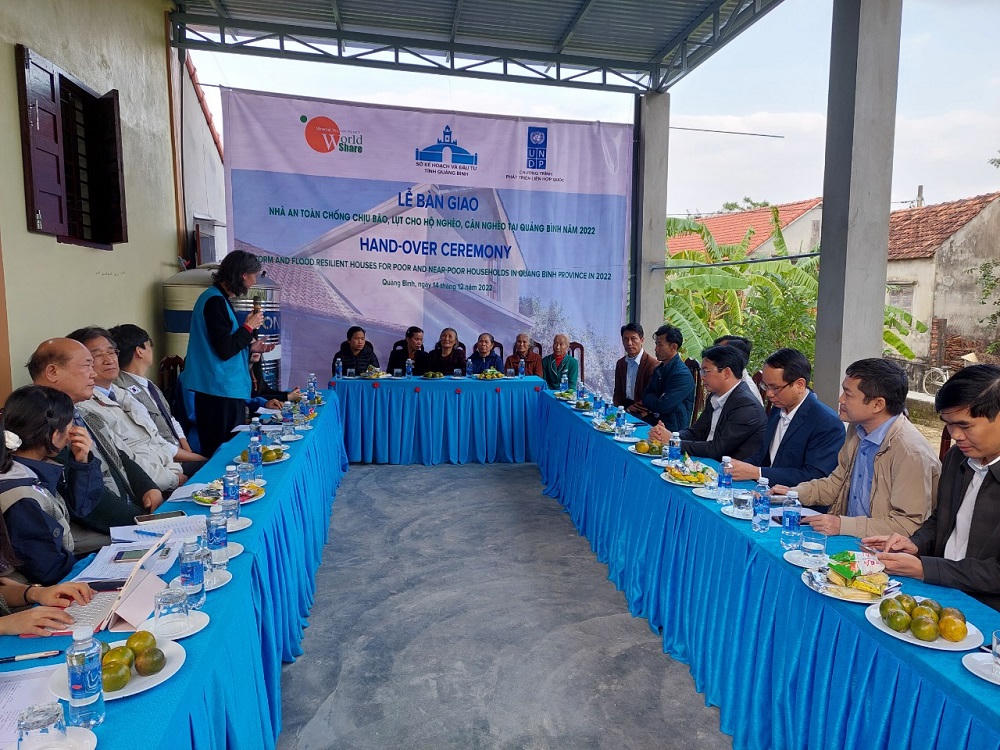 Niềm vui của người nghèo Quảng Bình trong ngôi nhà chống chịu bão, lụt