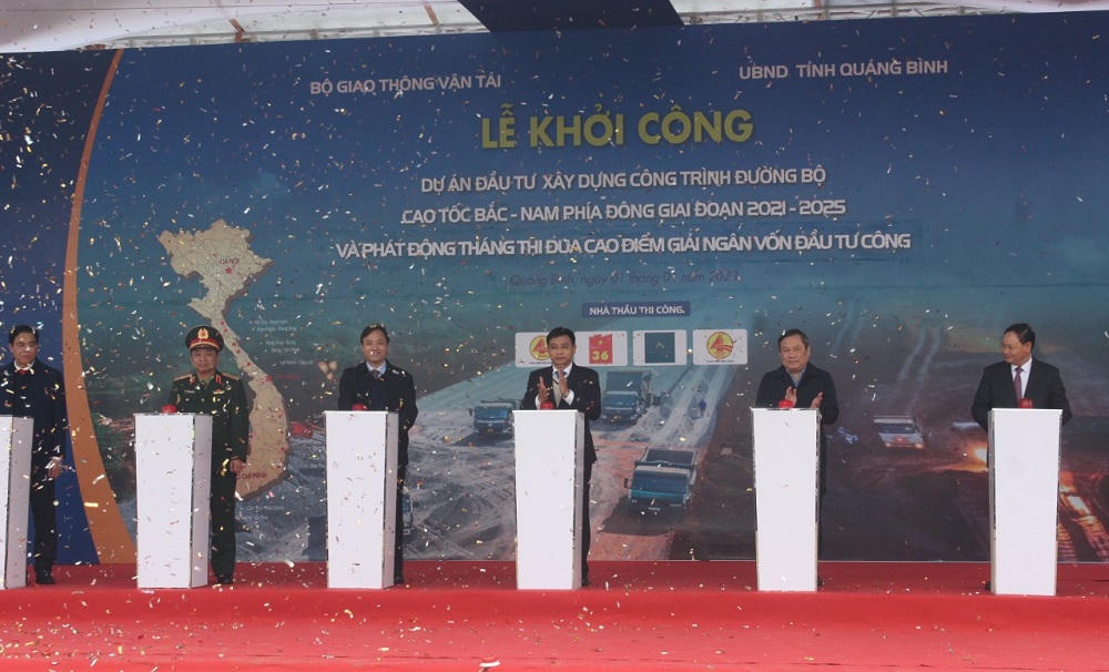 Đồng loạt khởi công 12 dự án thành phần cao tốc Bắc - Nam