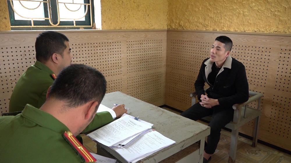 Tạm giữ hình sự 2 đối tượng cho vay lãi nặng