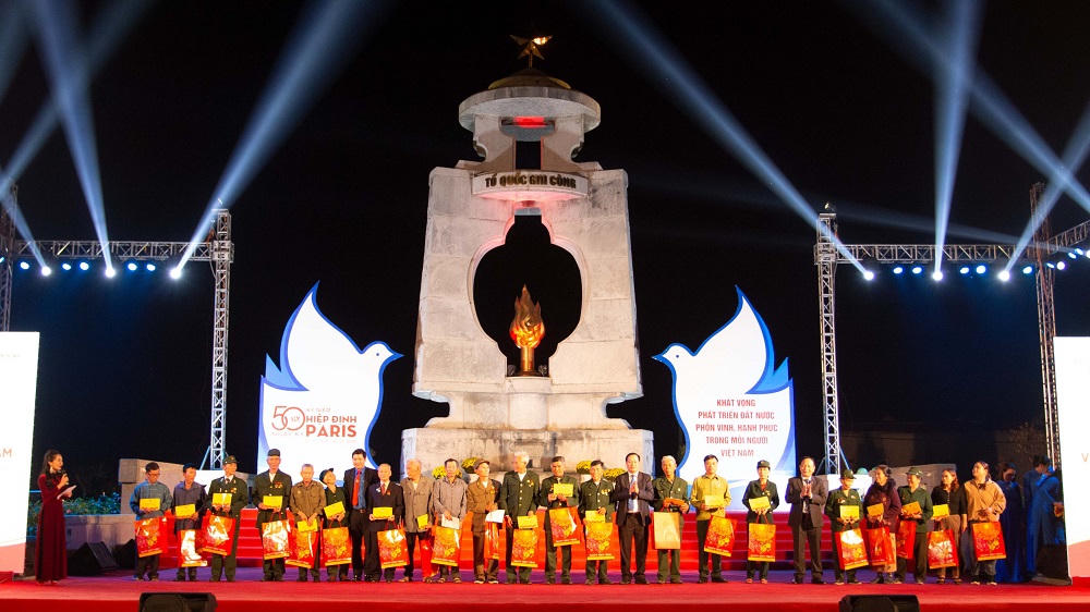 'Dấu mốc hòa bình' - Chương trình nghệ thuật ý nghĩa kỷ niệm 50 năm Ngày ký Hiệp định Paris