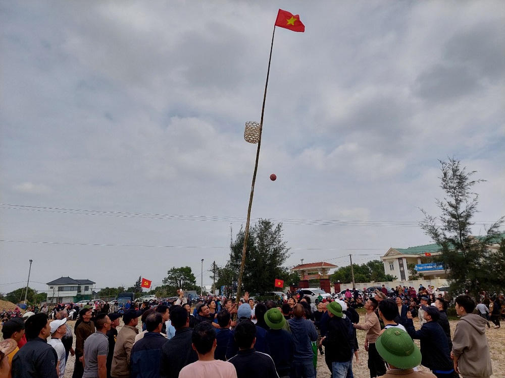 Lễ hội cướp cù nổi tiếng vùng bắc sông Gianh